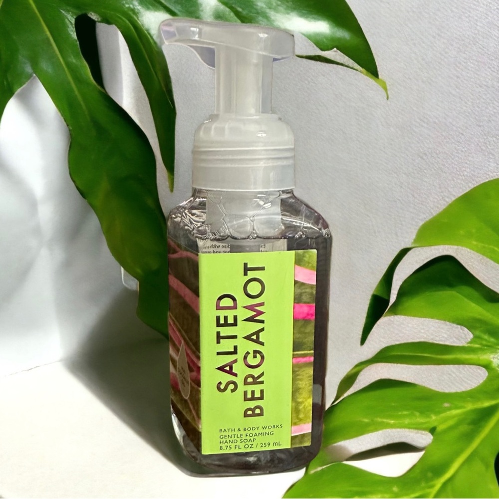 NEW Bath and Body Works Salted Bergamot Gentle Foaming Hand Soap - Picture 1 of 3